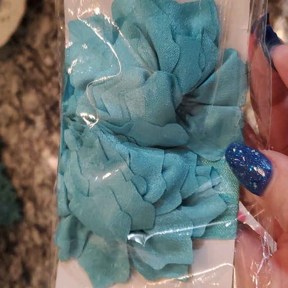 Cute baby bundle of booties - Picture 3 of 4